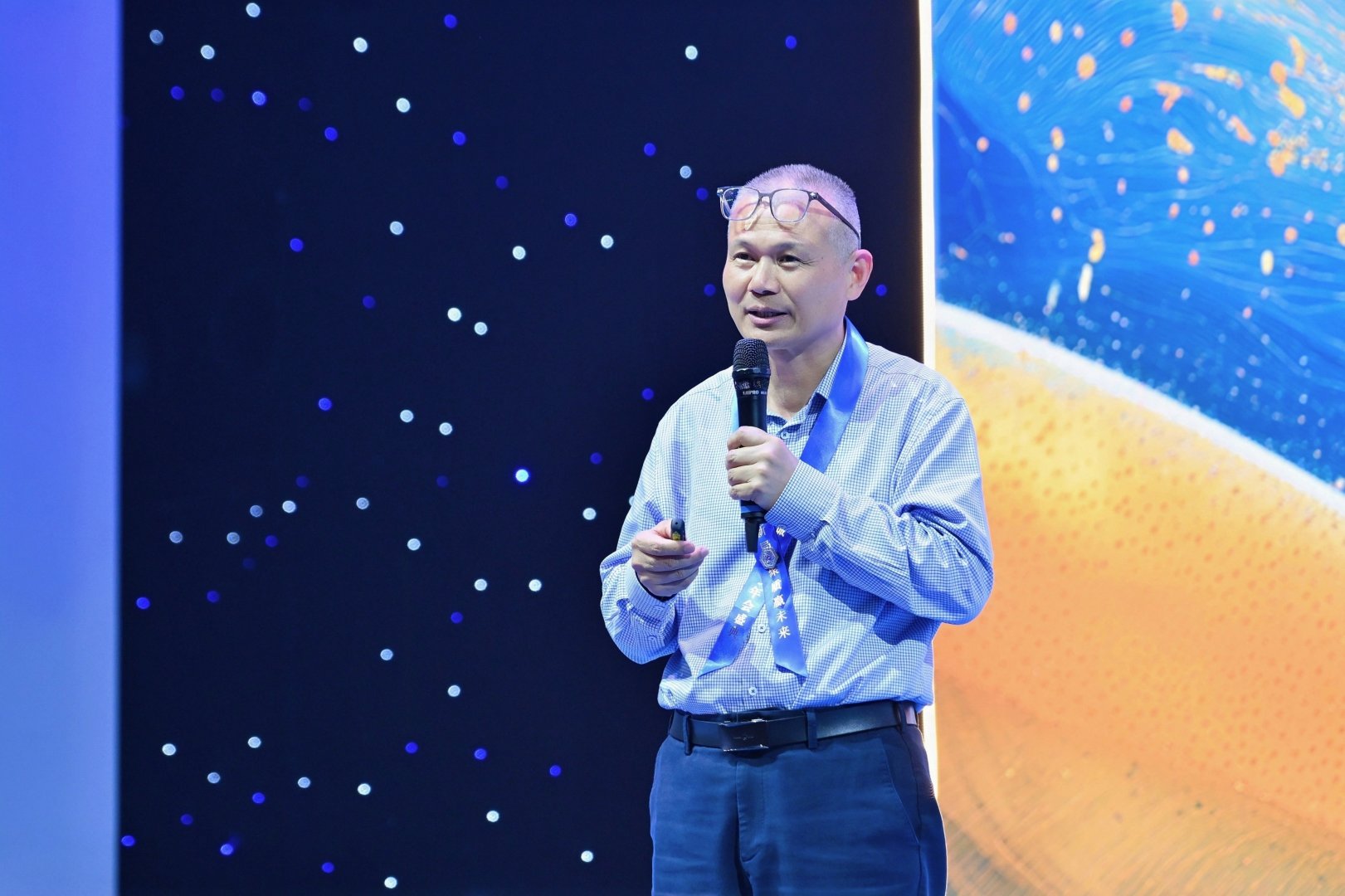 骏马追风开新局，宏图展卷启华章丨鸿富诚2025年会盛典圆满举行！